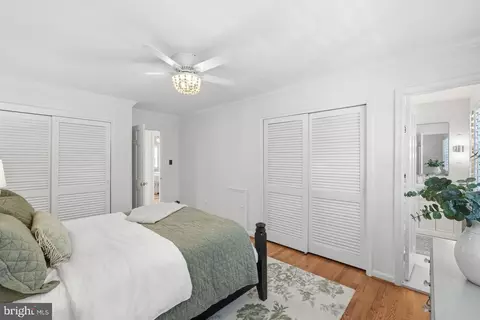 Bedroom - 1168 Wimbledon Dr, Mclean, VA 22101 photo 4 of 5