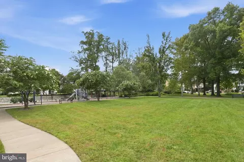 Exterior - 1168 Wimbledon Dr, Mclean, VA 22101 photo 4 of 4