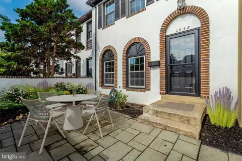 2948 Espana Ct, Fairfax, VA 22031