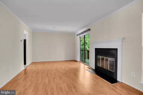 Living - 14856 Basingstoke Loop, Centreville, VA 20120 photo 2 of 5