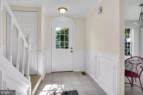 Entry Way - 14856 Basingstoke Loop, Centreville, VA 20120 photo 2 of 4