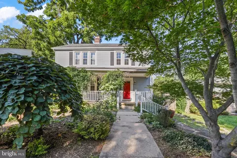 2816 W George Mason Rd, Falls Church, VA 22042