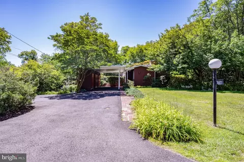 7407 Recard Ln, Alexandria, VA 22307