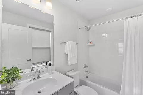 Bath - 1650 Bandit Loop, Reston, VA 20190 photo 2 of 2