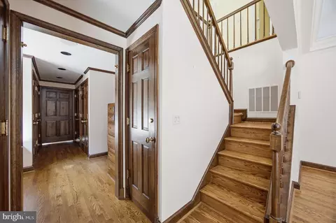 Entry Way - 9187 Old Dominion Dr, Mclean, VA 22102 photo 14 of 14