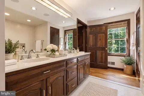 Bath - 9187 Old Dominion Dr, Mclean, VA 22102 photo 1 of 20