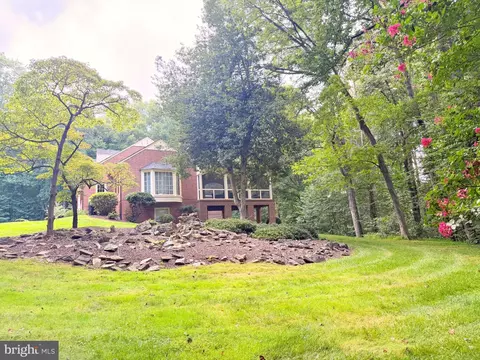 Exterior - 9187 Old Dominion Dr, Mclean, VA 22102 photo 16 of 22