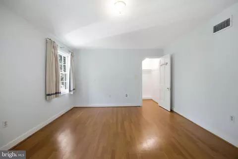 Bedroom - 9187 Old Dominion Dr, Mclean, VA 22102 photo 4 of 11