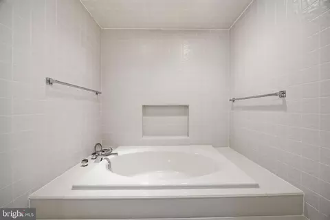 Bath - 9187 Old Dominion Dr, Mclean, VA 22102 photo 14 of 20