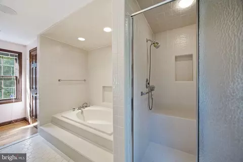 Bath - 9187 Old Dominion Dr, Mclean, VA 22102 photo 17 of 20