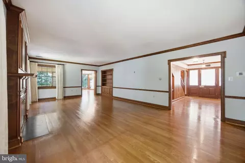 Living - 9187 Old Dominion Dr, Mclean, VA 22102 photo 9 of 11