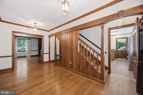 Entry Way - 9187 Old Dominion Dr, Mclean, VA 22102 photo 6 of 14