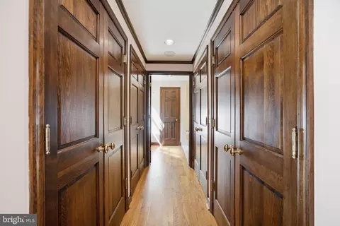 Entry Way - 9187 Old Dominion Dr, Mclean, VA 22102 photo 11 of 14