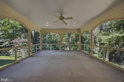 Exterior - 9187 Old Dominion Dr, Mclean, VA 22102 photo 4 of 22