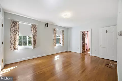Bedroom - 9187 Old Dominion Dr, Mclean, VA 22102 photo 5 of 11