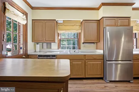 Kitchen - 9187 Old Dominion Dr, Mclean, VA 22102 photo 12 of 12