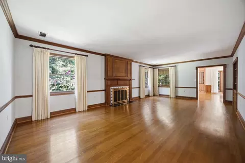 Living - 9187 Old Dominion Dr, Mclean, VA 22102 photo 3 of 11