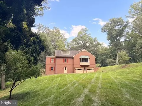 Exterior - 9187 Old Dominion Dr, Mclean, VA 22102 photo 15 of 22