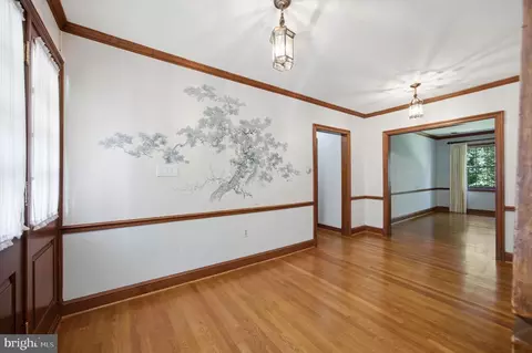 Entry Way - 9187 Old Dominion Dr, Mclean, VA 22102 photo 13 of 14
