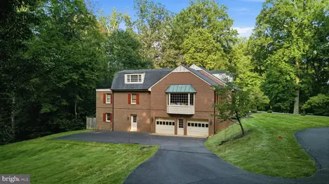 Exterior - 9187 Old Dominion Dr, Mclean, VA 22102 photo 10 of 22