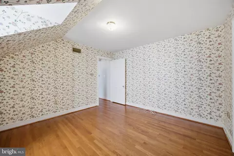 Bedroom - 9187 Old Dominion Dr, Mclean, VA 22102 photo 9 of 11