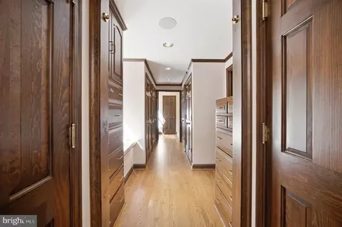 Entry Way - 9187 Old Dominion Dr, Mclean, VA 22102 photo 9 of 14