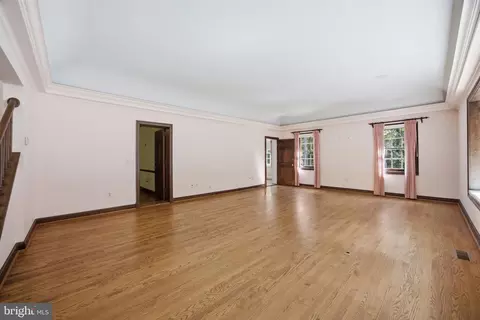 Living - 9187 Old Dominion Dr, Mclean, VA 22102 photo 11 of 11