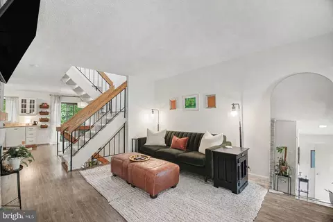 Entry Way - 2104 Cartwright Pl, Reston, VA 20191 photo 1 of 2