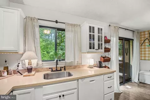 Kitchen - 2104 Cartwright Pl, Reston, VA 20191 photo 2 of 2