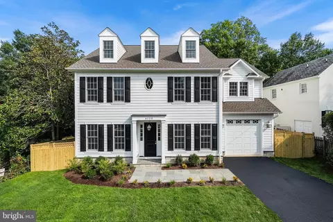 6123 Woodmont Rd, Alexandria, VA 22307