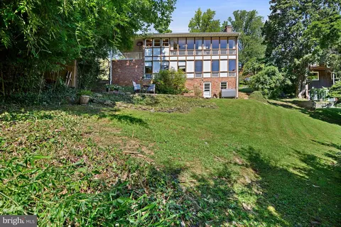 Exterior - 1438 Waggaman Cir, Mclean, VA 22101 photo 3 of 7