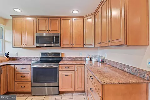 Kitchen - 1438 Waggaman Cir, Mclean, VA 22101 photo 2 of 4