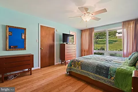 Bedroom - 1438 Waggaman Cir, Mclean, VA 22101 photo 3 of 8