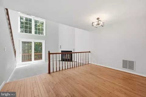 Living - 8108 Clifforest Dr, Springfield, VA 22153 photo 3 of 5