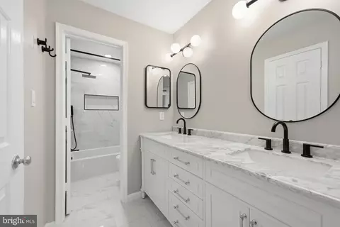 Bath - 8108 Clifforest Dr, Springfield, VA 22153 photo 2 of 5