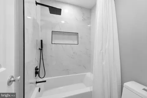 Bath - 8108 Clifforest Dr, Springfield, VA 22153 photo 3 of 5