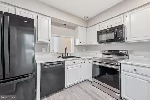 Kitchen - 8108 Clifforest Dr, Springfield, VA 22153 photo 2 of 2