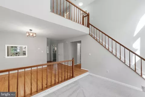 Living - 8108 Clifforest Dr, Springfield, VA 22153 photo 2 of 5