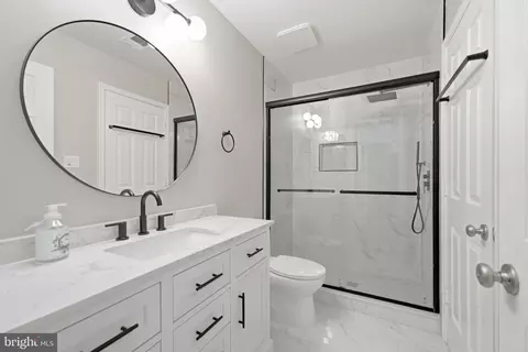 Bath - 8108 Clifforest Dr, Springfield, VA 22153 photo 4 of 5