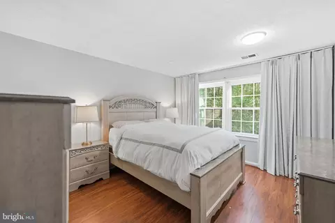 Bedroom - 8108 Clifforest Dr, Springfield, VA 22153 photo 3 of 3