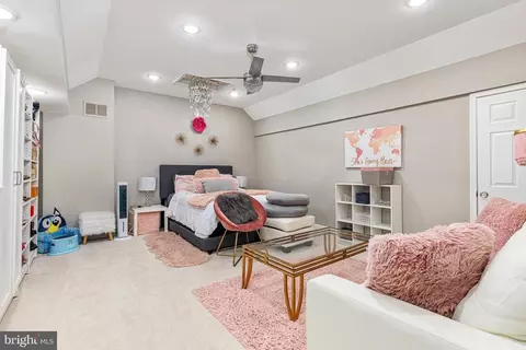 Bedroom - 6431 English Ivy Ct, Springfield, VA 22152 photo 1 of 5