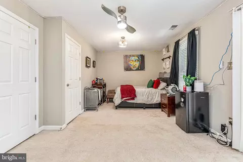 Bedroom - 6431 English Ivy Ct, Springfield, VA 22152 photo 5 of 5
