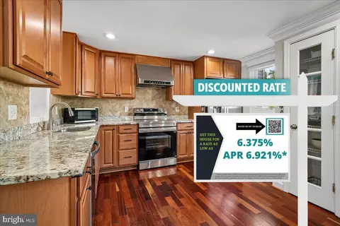5572 Glasgow Woods Ct, Fairfax, VA 22032