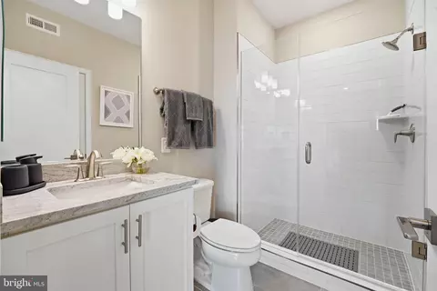 Bath - 1874 Easterly Rd, Reston, VA 20190 photo 5 of 5