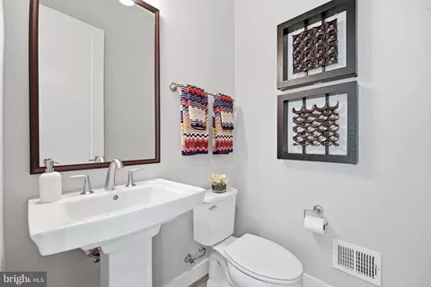 Other - 1874 Easterly Rd, Reston, VA 20190 photo 5 of 37