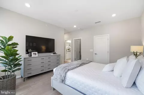 Bedroom - 1874 Easterly Rd, Reston, VA 20190 photo 3 of 12