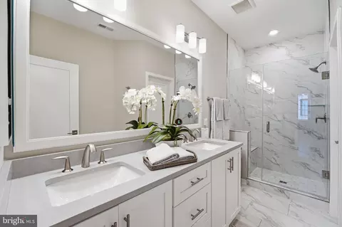 Bath - 1874 Easterly Rd, Reston, VA 20190 photo 2 of 5