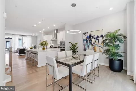 Dining - 1874 Easterly Rd, Reston, VA 20190 photo 2 of 5