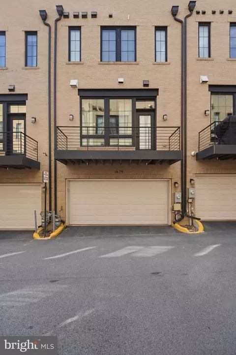 Exterior - 1874 Easterly Rd, Reston, VA 20190 photo 2 of 12