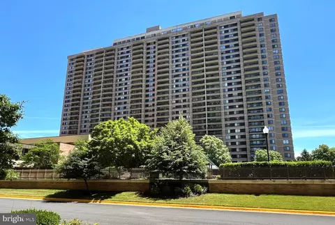 5501 Seminary Rd #106S, Falls Church, VA 22041